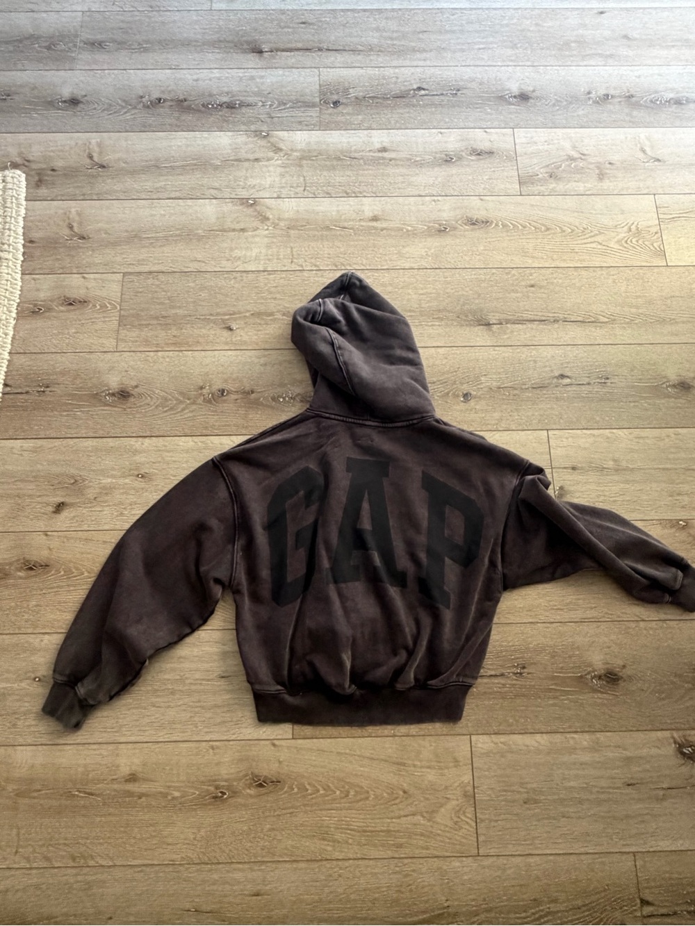 GAP Fleece-Lined Pullover Hoodie in Charcoal Gray